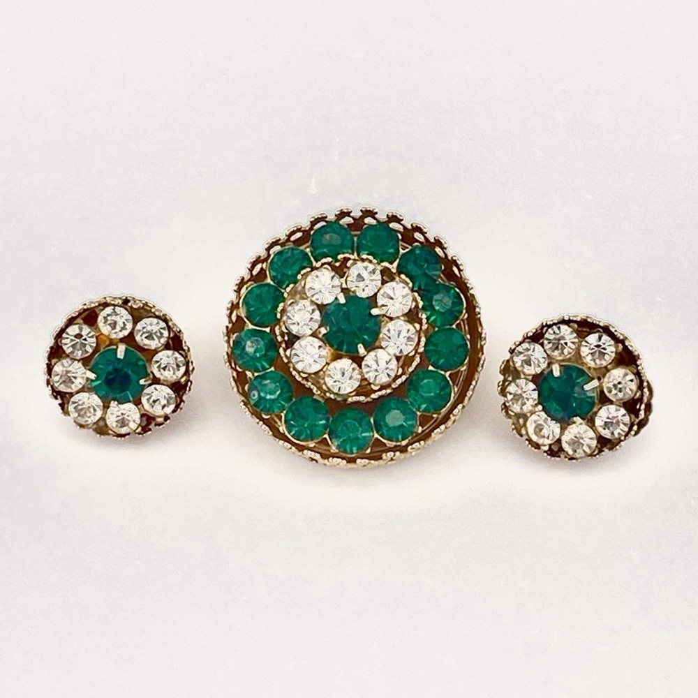 Vintage Coro Signed Green Rhinestone Circle Cake Brooch Pin & Clip On Earrings